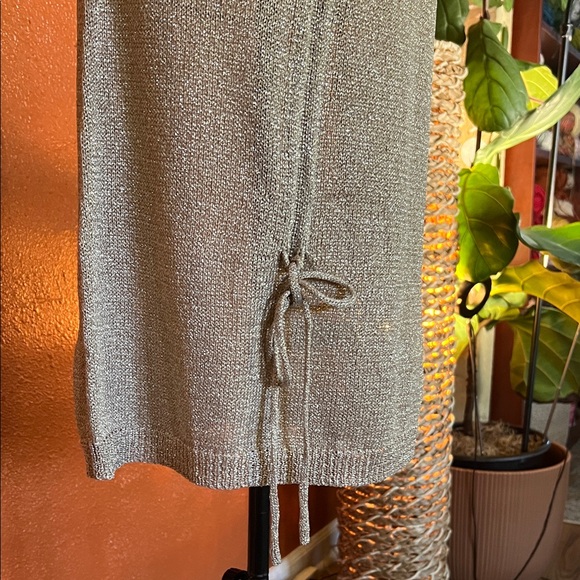 👗 Large - Cupshe Gold Glitter Lurex Dress Deep V Front and Back Tie Accent / F - Picture 4 of 6